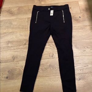 Black Loft jeggings w/ zipper pockets.